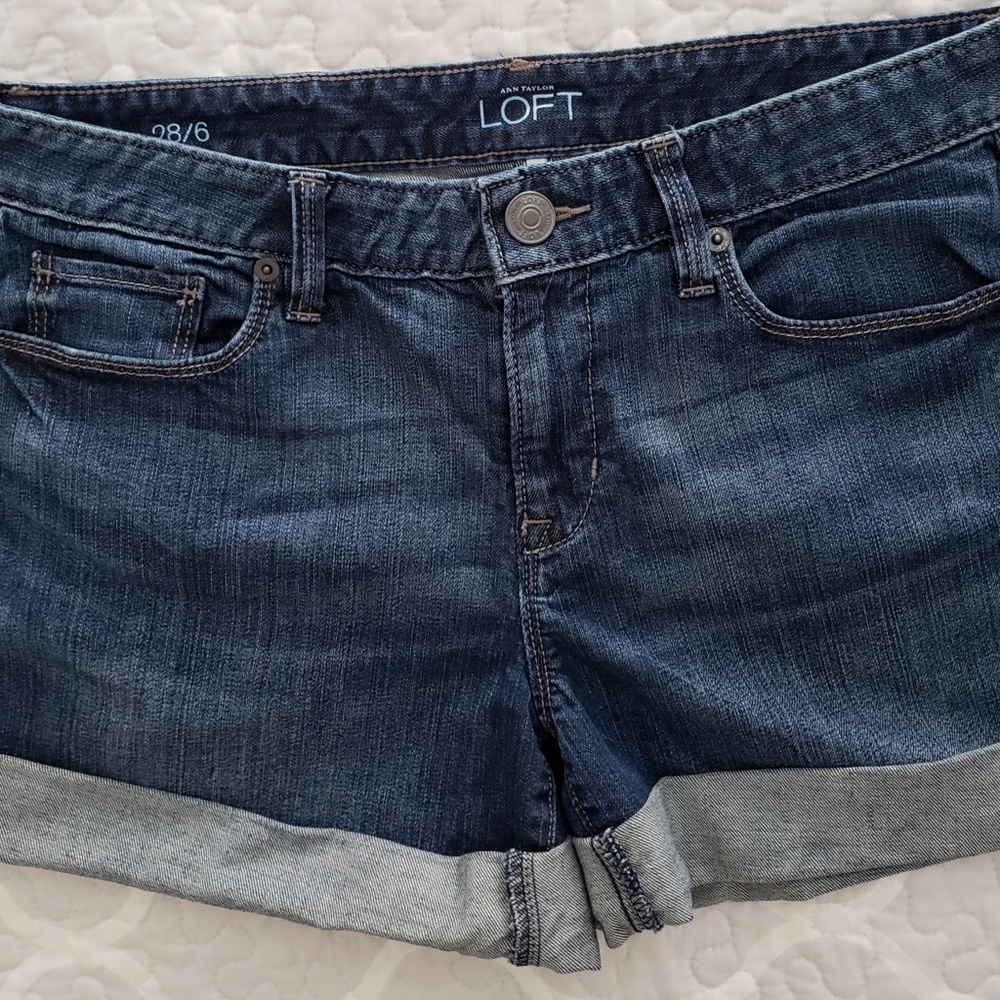 Ann Taylor LOFT blue denim cuffed shorts - Picture 4 of 6